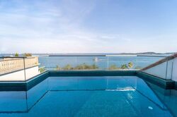 The Berth By The Cove (D4), Condominium #470576271